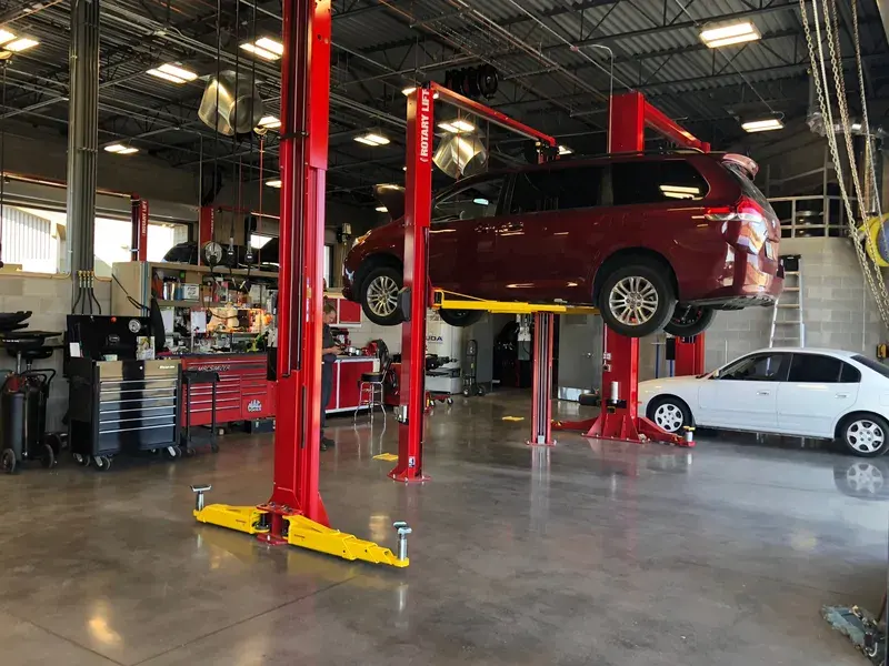 Atelier service auto cu elevatoare — Oradea